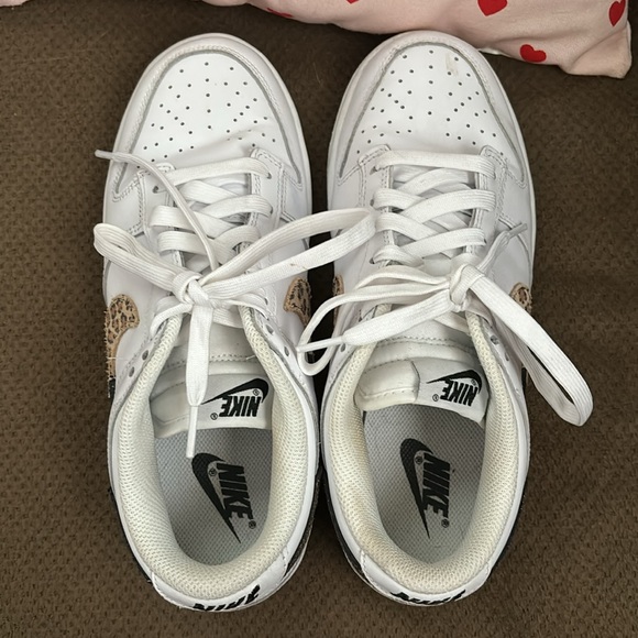 Nike shoes - Picture 4 of 5